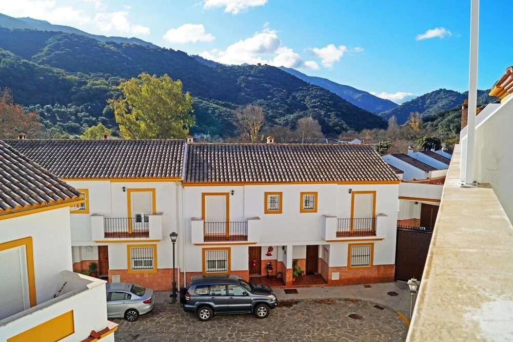 House With 3 Bedrooms in Benaoján, With Pool Access and Furnished Terr