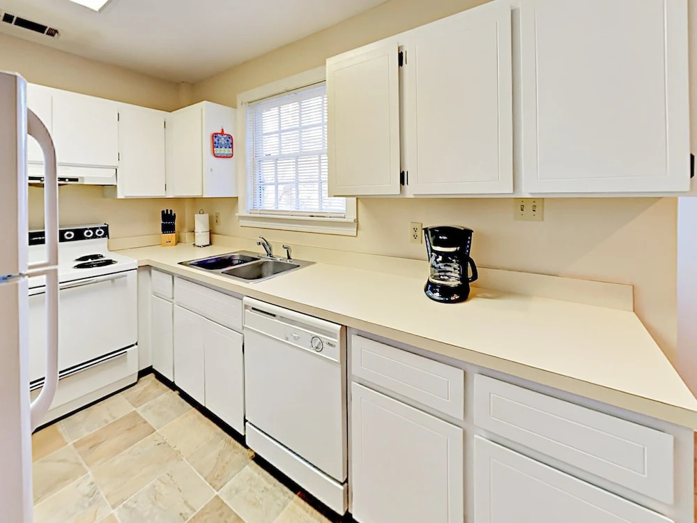 127 E Liberty Townhouse Unit A 1 Bedroom 1.5 Bathroom Townhouse