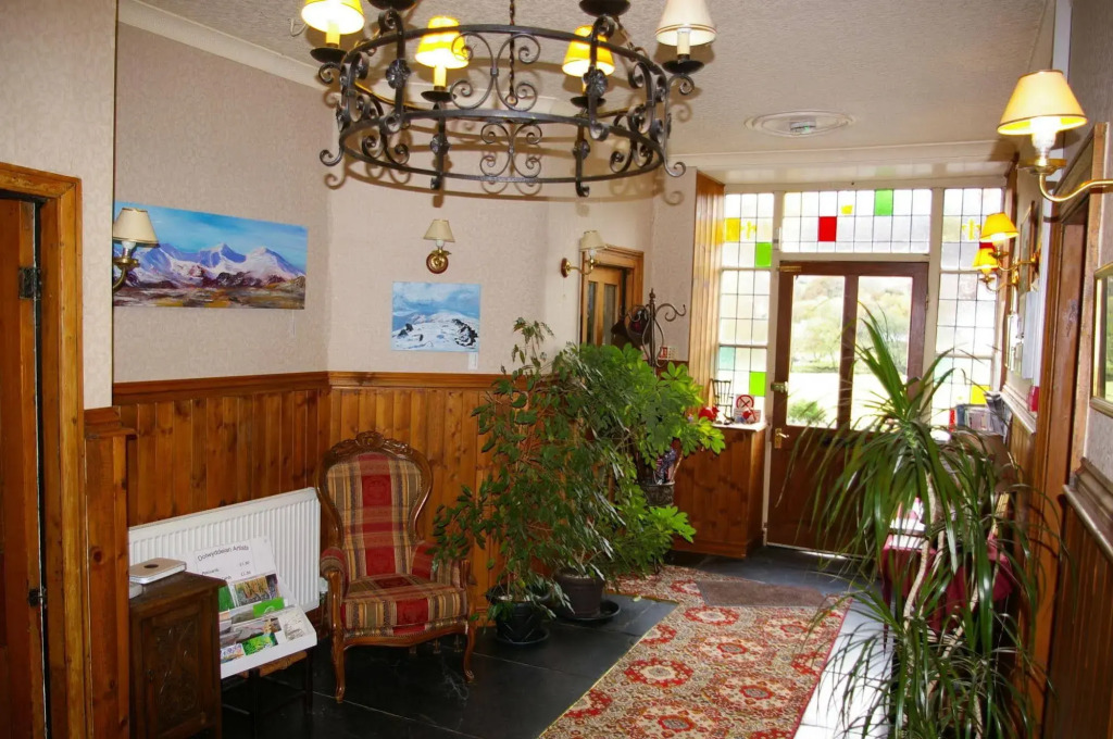 Elens Castle Bed, Breakfast and Bar