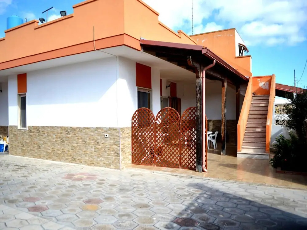 Tanoshii Holiday Home on the Ground Floor With Outdoor Space and Parking Space