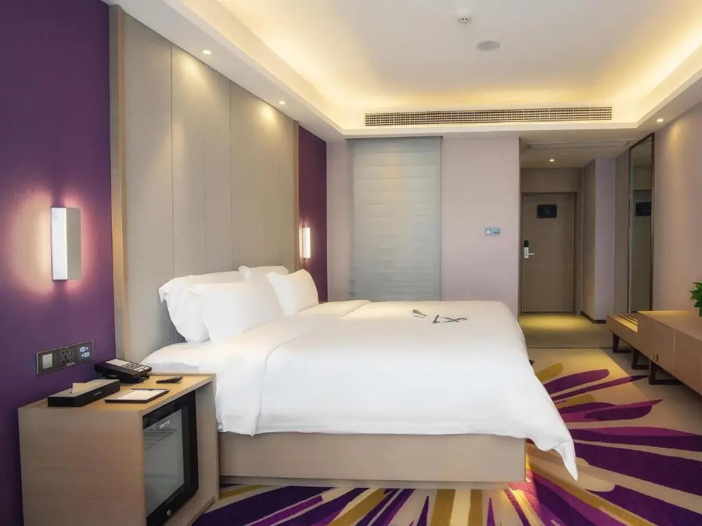 Lavande Hotel Yibin University City Exhibition Center