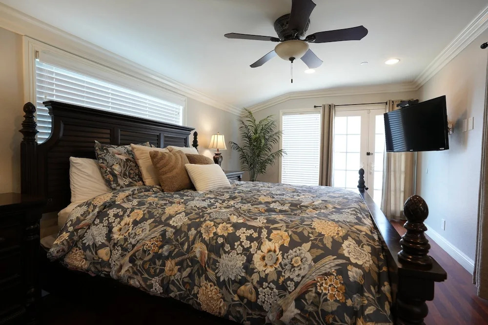 5 Bedroom 4 Bath Pool Home Near Disney