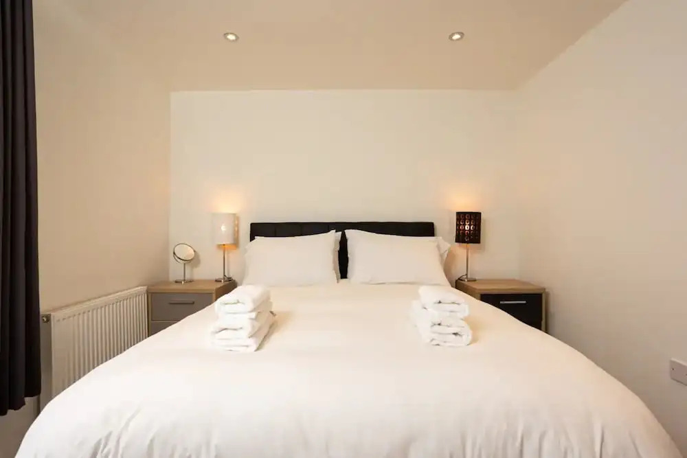 Comfy 2 Bedroom Apartment Near Edinburgh City Centre