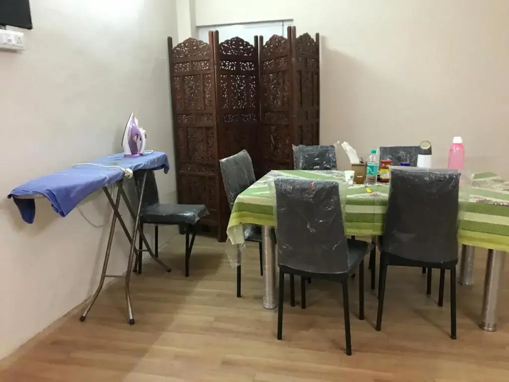 Visitors Lounge by MMG - 2&3BHK Furnished - Rd 12 Banjara Hills