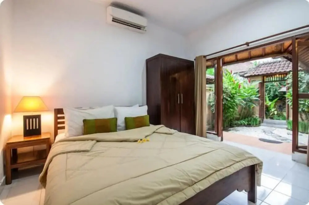 SMV- 2BedGRDN - V6 · 2BR Garden Villa Walk to shops and Beach Legian