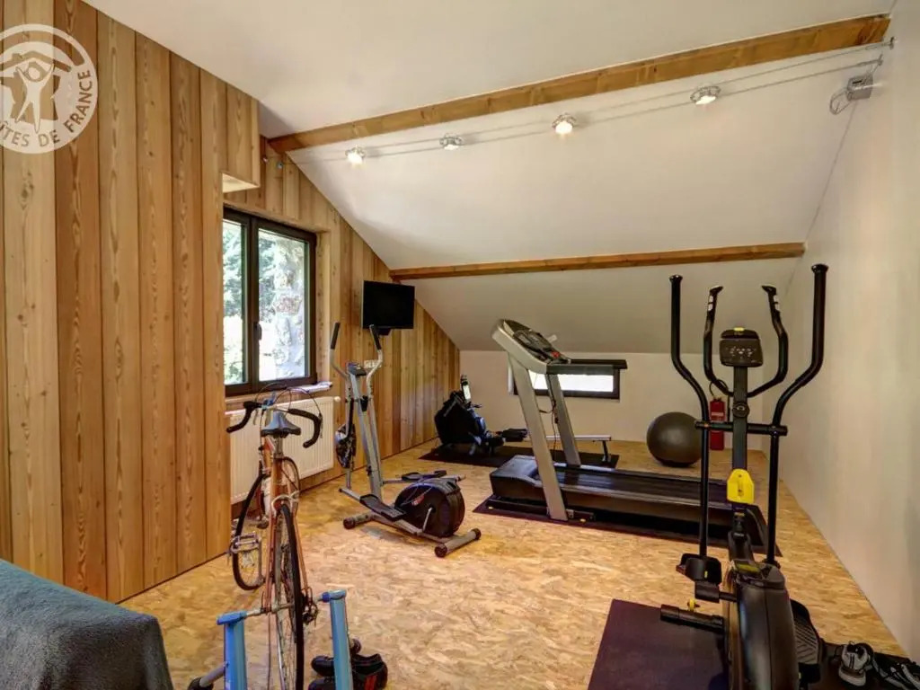 Gîte authentique avec cheminée, animaux admis et WiFi en bordure de forêt - FR-1-496-127