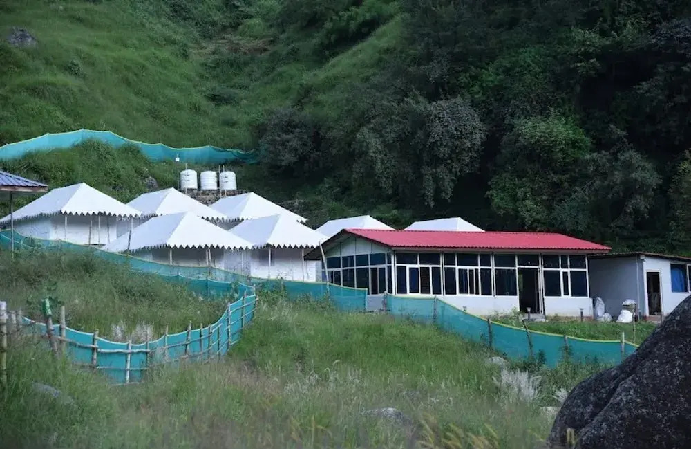 Nomadic soul camps Bir Biling ,Best camp in Bir , River side Camp