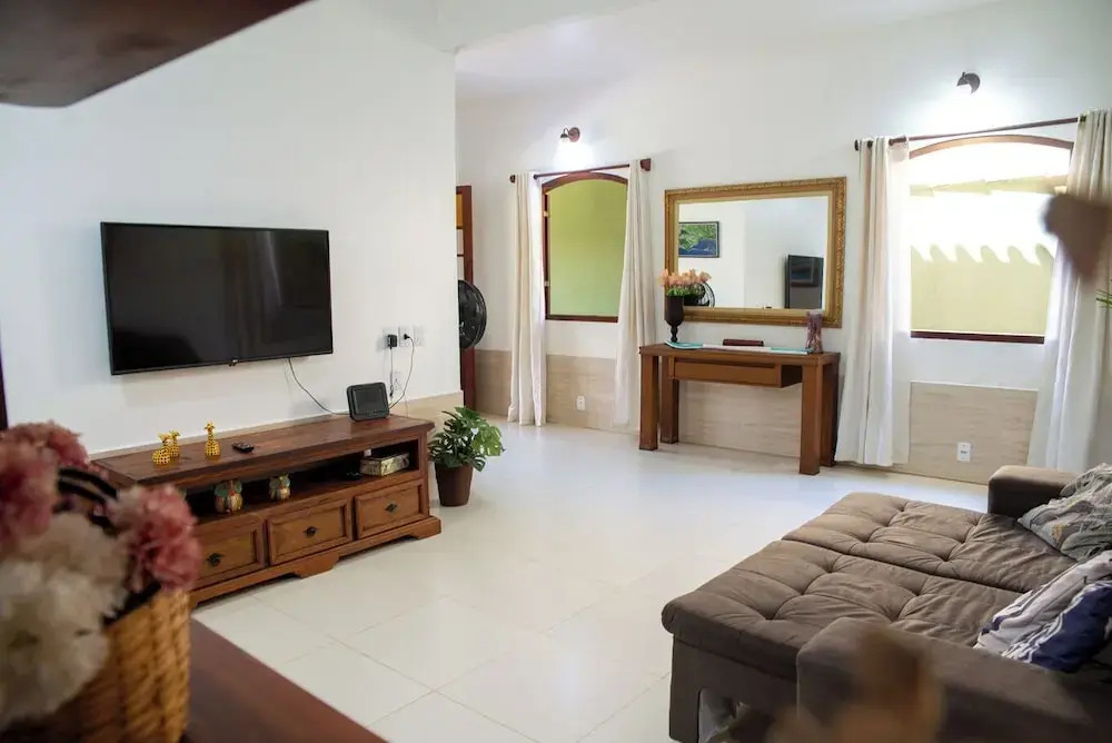 Casa com Piscina e Churrasqueira no Pantanal