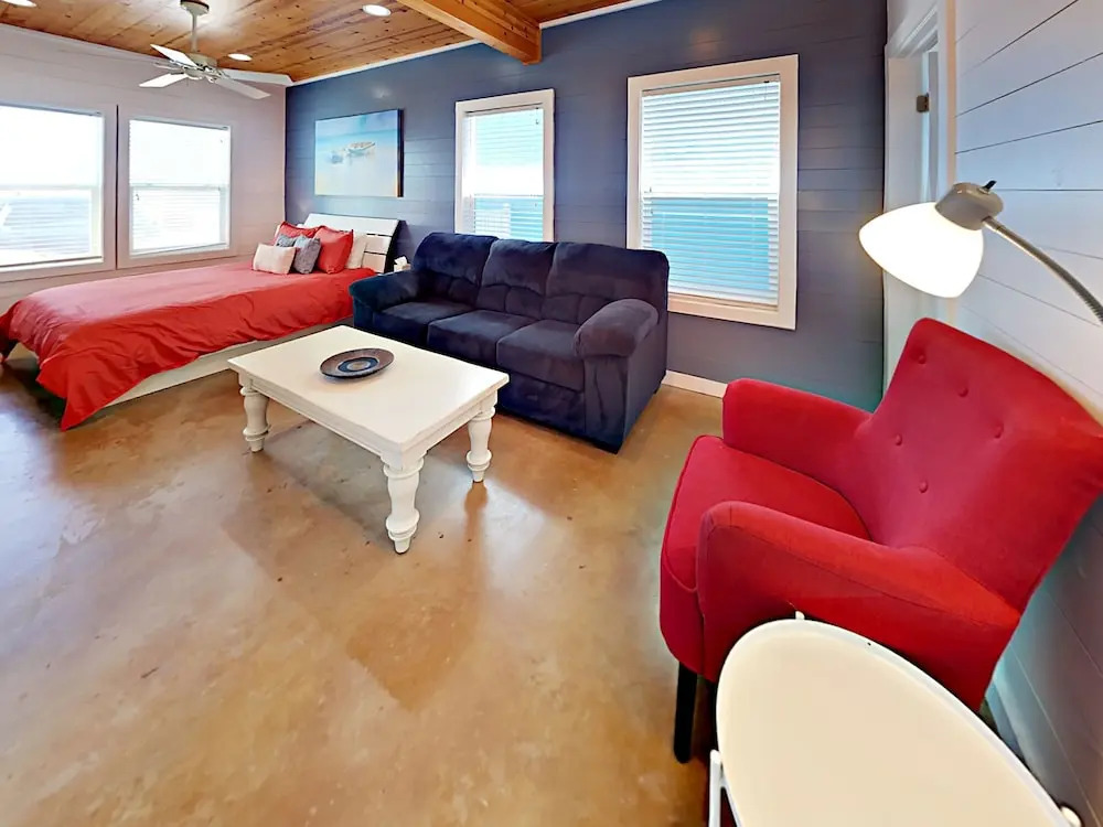 23 Royal Palms 3 Bedrooms 3.5 Bathrooms Townhouse