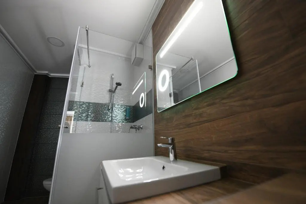 Jade Hotel-Ezüsthíd Hotel
