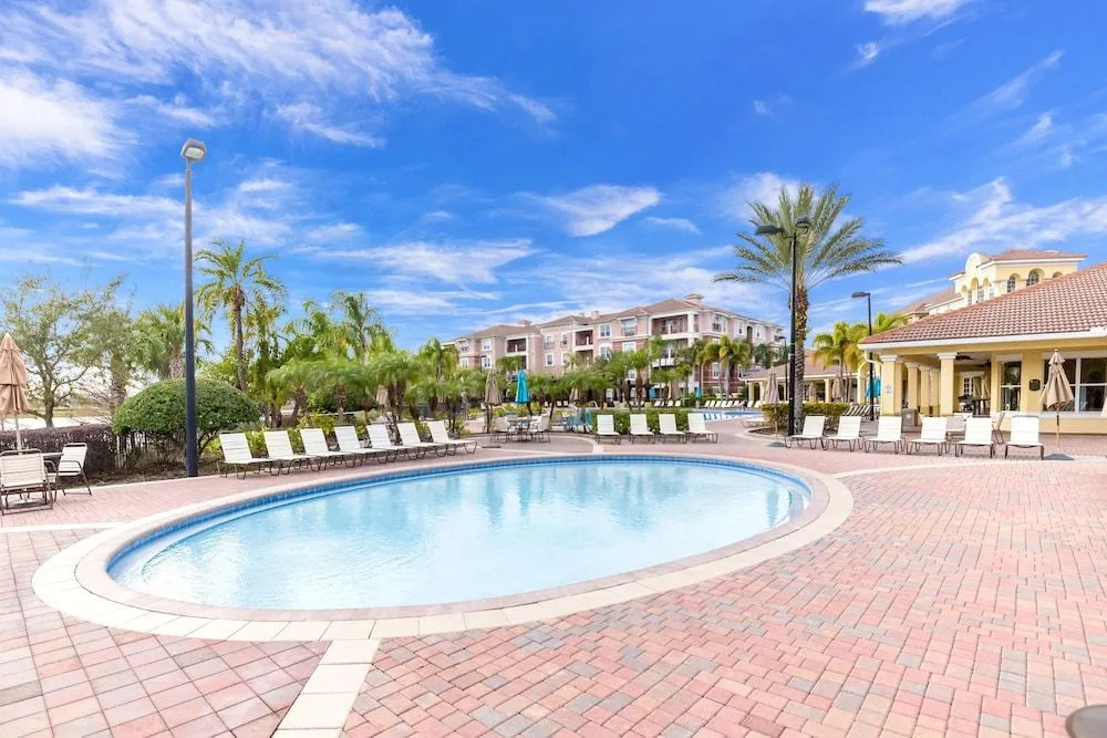 Casa Magnolias Deluxe 3 Bedroom Condo by RedAwning