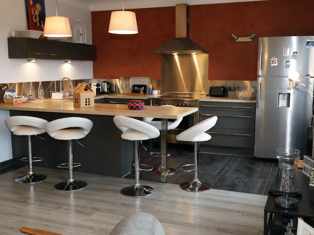 Central, spacious and comfortable 2 bedroom