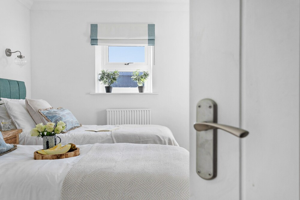 The Renoir Sea View Suite