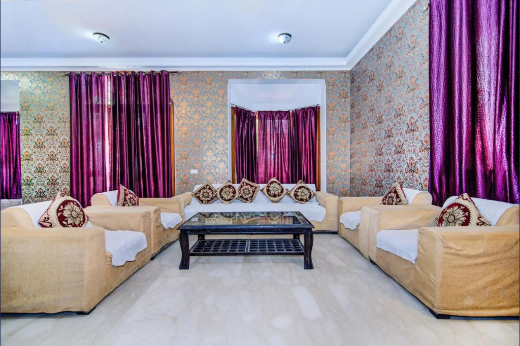 Hotel Ashray Noida