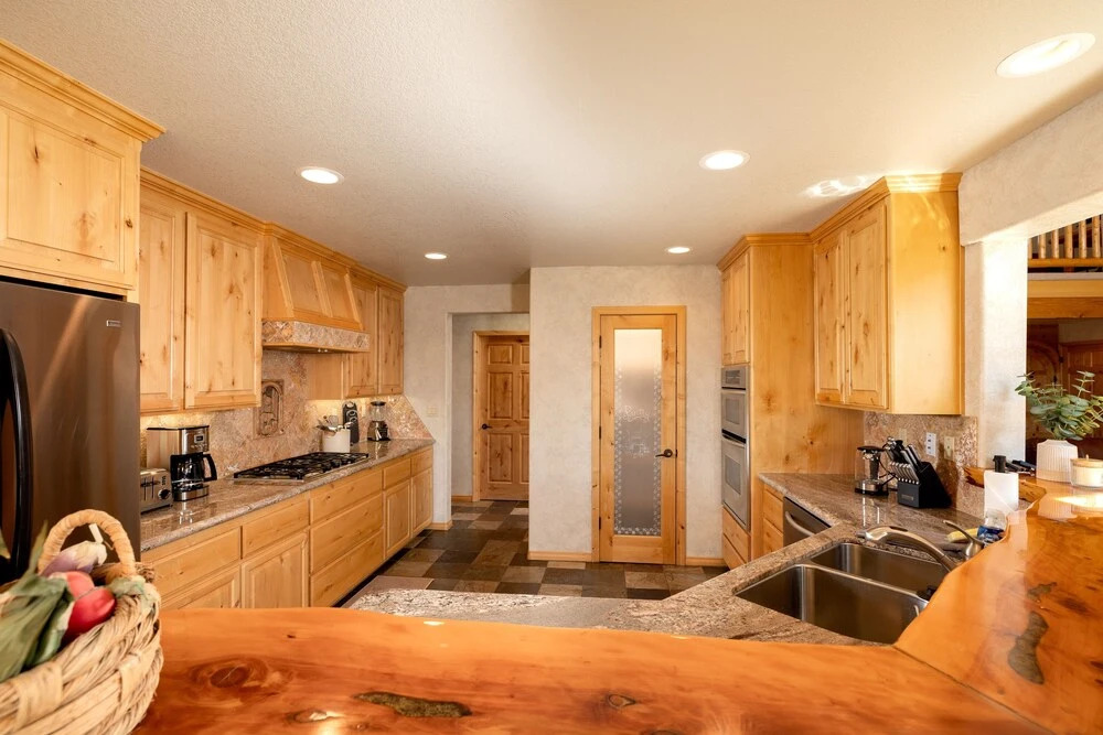 27 - Castle Rock Retreat 3 Bedroom Home by Redawning