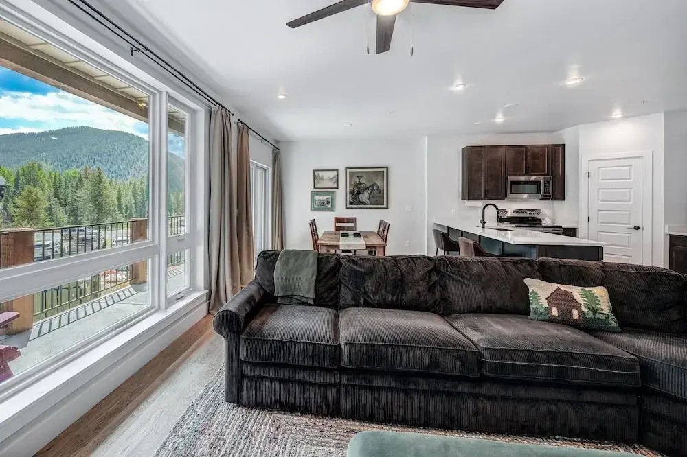 Spacious And Luxurious 2br Condo
