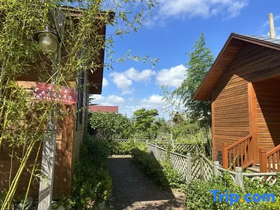 Landa Wooden House Hotel
