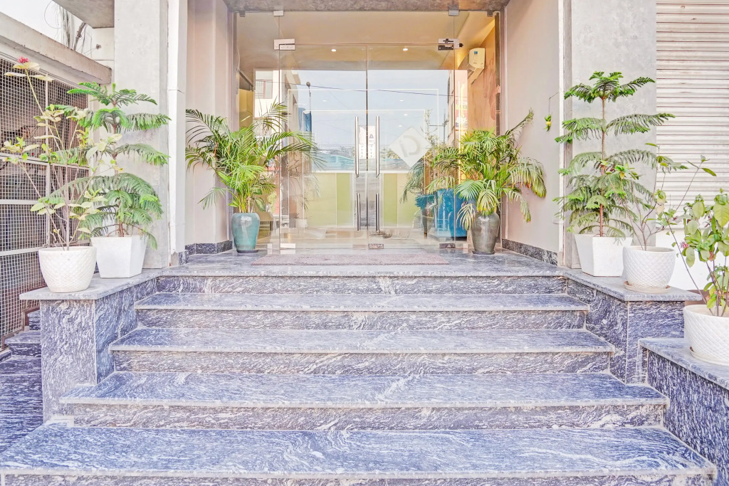 Townhouse Oak Nirman Nagar Mansarovar Formerly The Tulip Regency