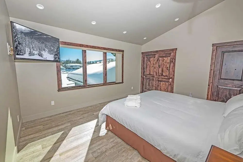 296 Beach Drive 7 Bedroom Home