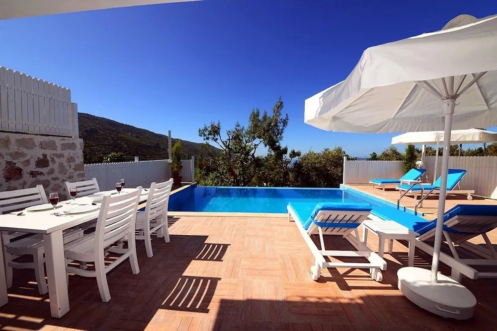 Villa Avar