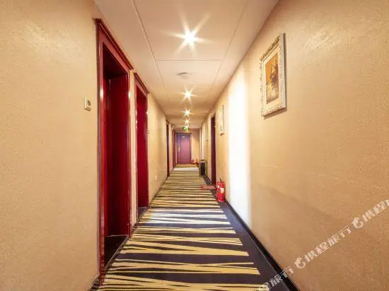 Yinhao Hotel (Yinchuan South Gate Plaza)