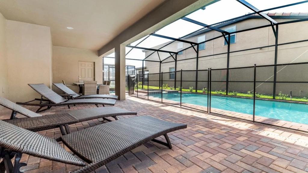 Modern 8BR Home With Pool SPA Game Room Theme Room