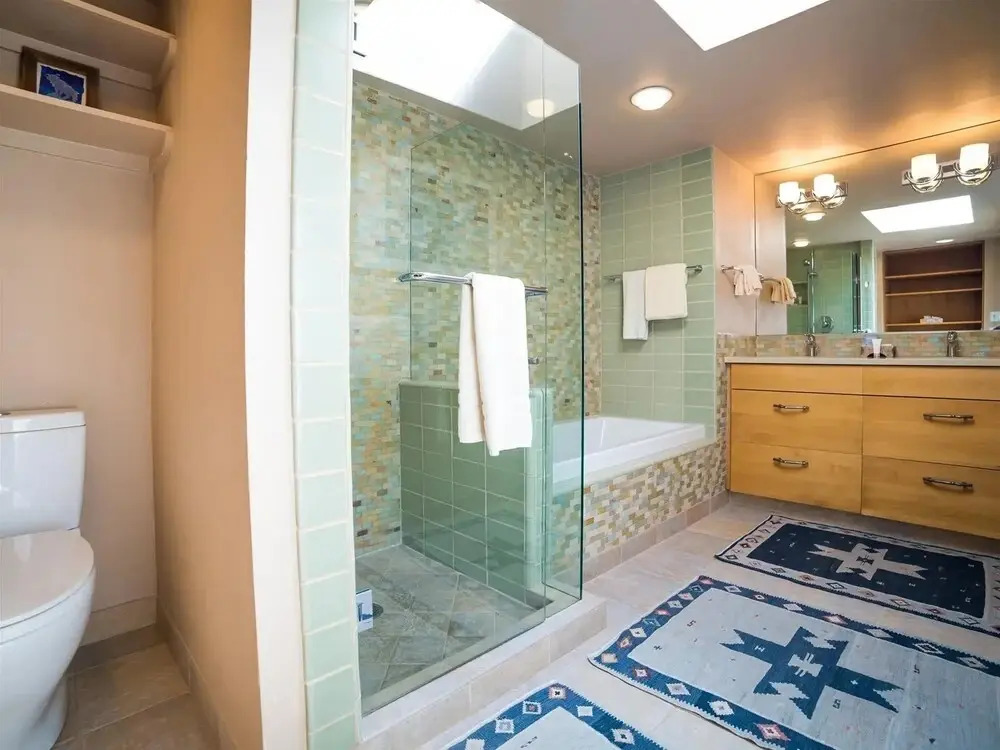 Centrally Located 3BR in Aspen Core With Pool & hot Tub!