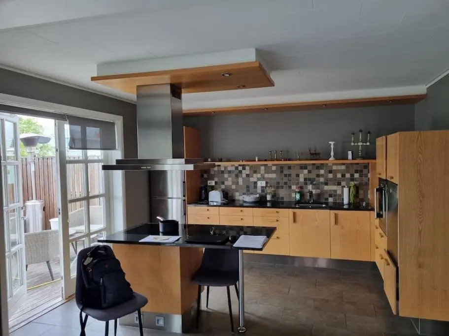 Fully furbished 2bedroom luxury apt in city center