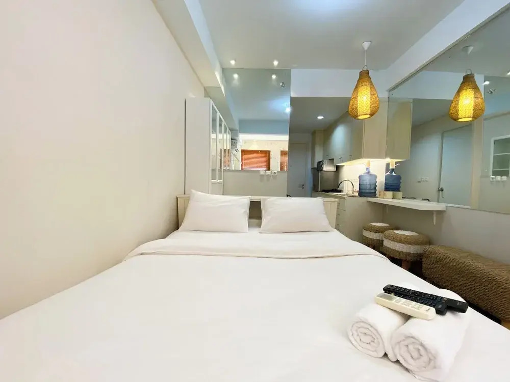 Comfort and Nice Studio Room Patraland Urbano Apartment