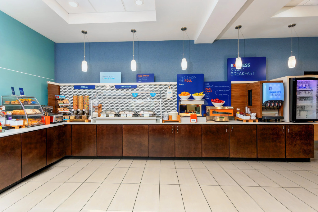 Holiday Inn Express & Suites - Orlando - Southeast by IHG