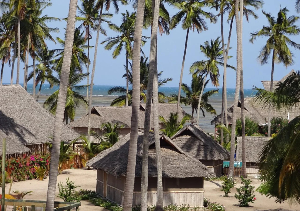 Barrys Beach Resort Pangani
