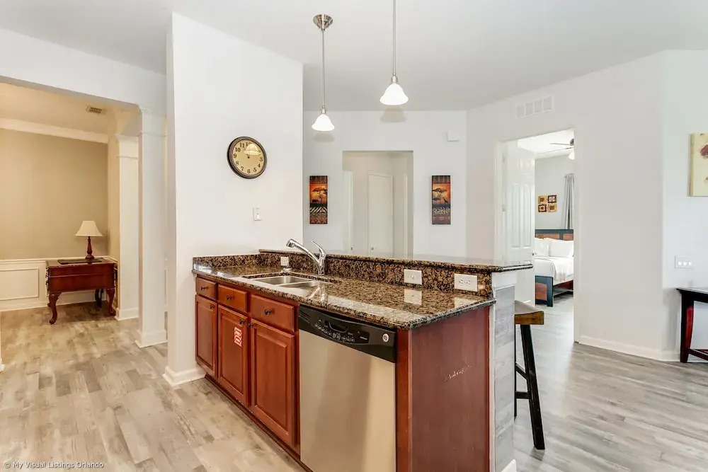 A Perfect Home for Your Family or Business! Just Steps From Convention Center 3br/3b #3vc024