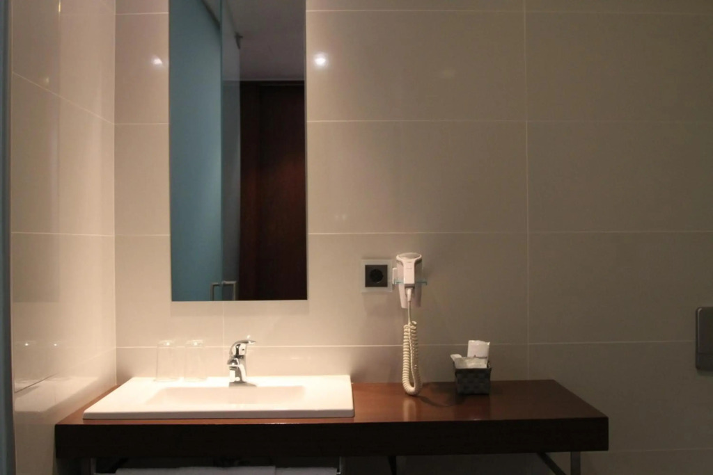 Lazza Hotel