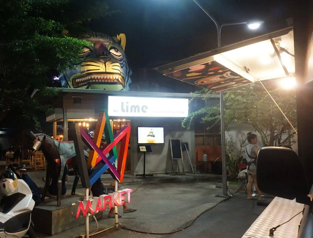 Moumou Hostel