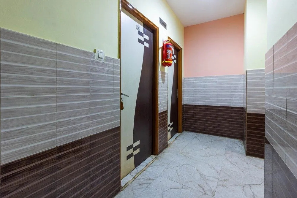 Spot On 46066 Hotel Azizia Residency