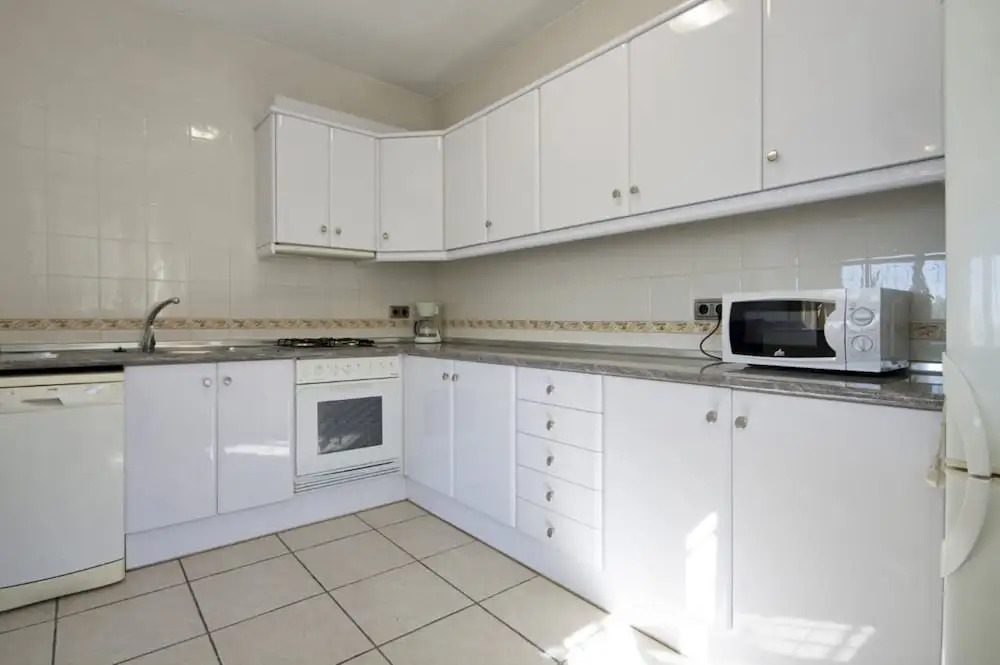 Villa - 5 Bedrooms with Pool and WiFi - 105012