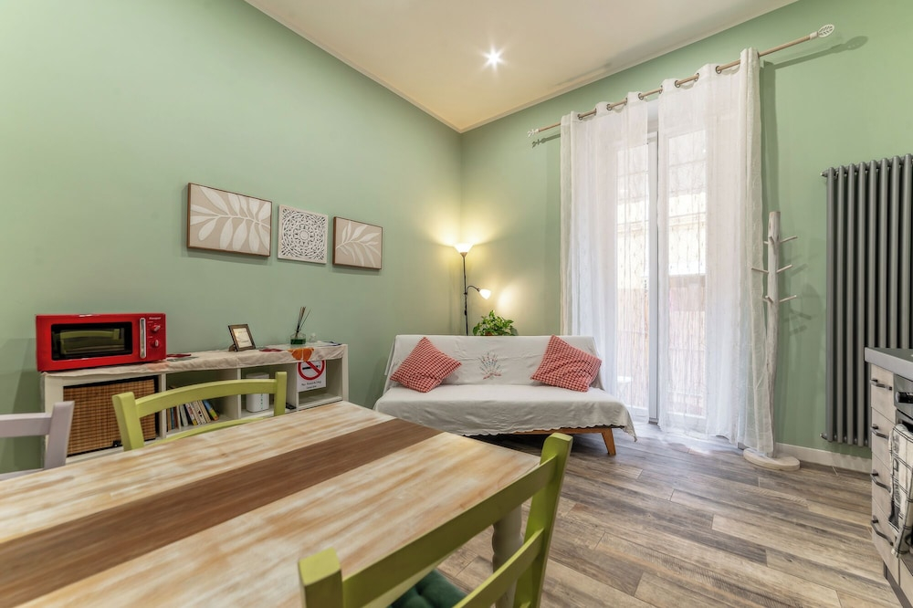 Campani Rooms - Termini Train Station & Wi-Fi