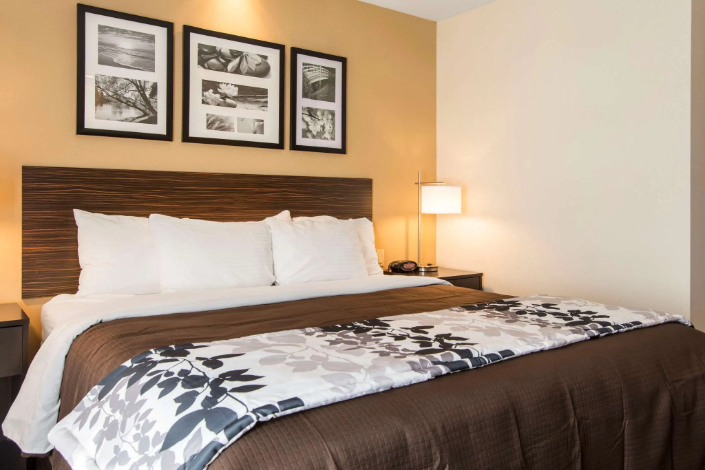 Sleep Inn Bend Crossroads Plaza