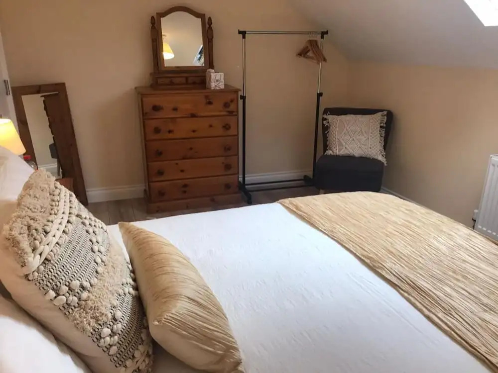 5 Guests - Helens House Derry City Centre - 3 Bed