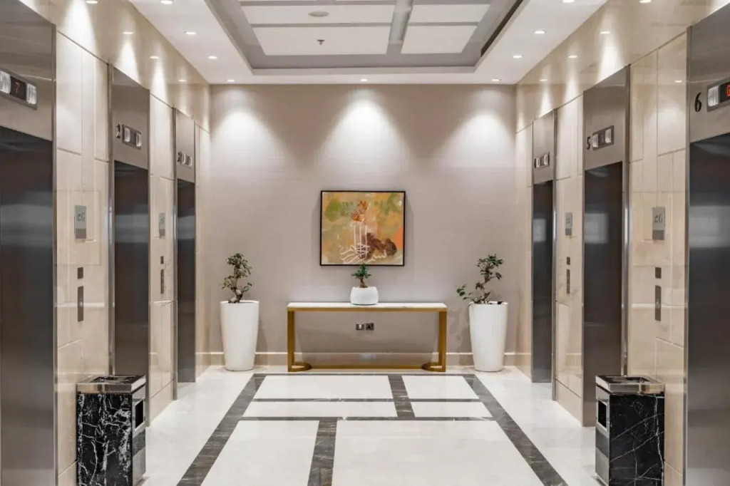 Wirgan Al Noor, Tapestry Collection by Hilton