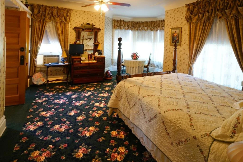 Rose Heart Inn