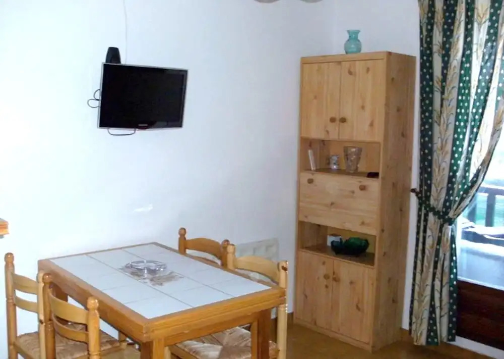 CANET Plage appartement vue latérale mer, 1 chambre , WIFI, climatisation, parking sécurisé couvert