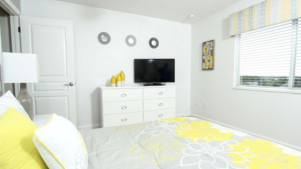 Luxury 6 BR in Windsor Hill Resorts