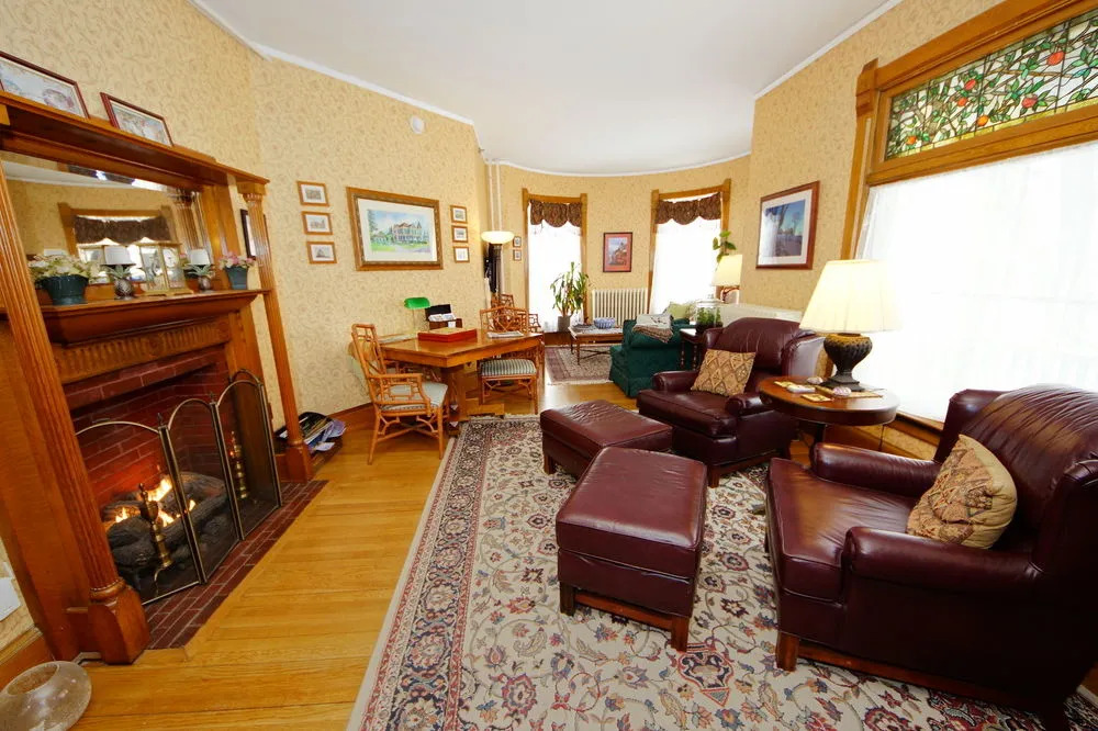 LimeRock Inn