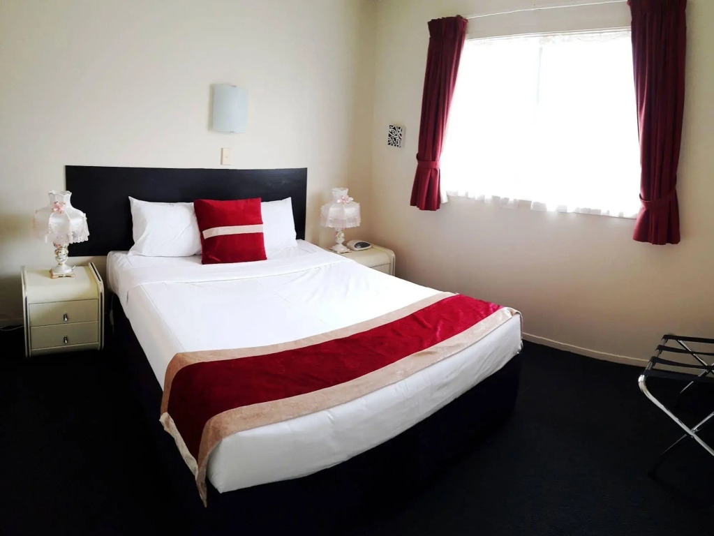 Aurora City Suites Motel