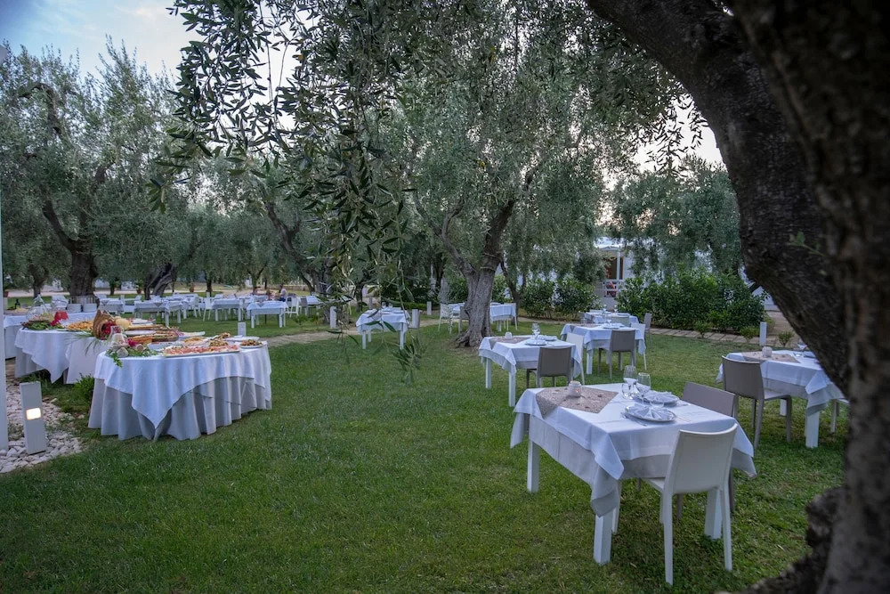 Ferienwohnung ulivo mit Pool und Privatstrand