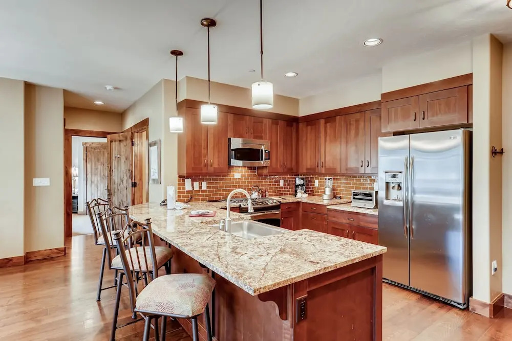 Luxury Water House Ski W/ Pool & Hot Tubs 3 Bedroom Condo