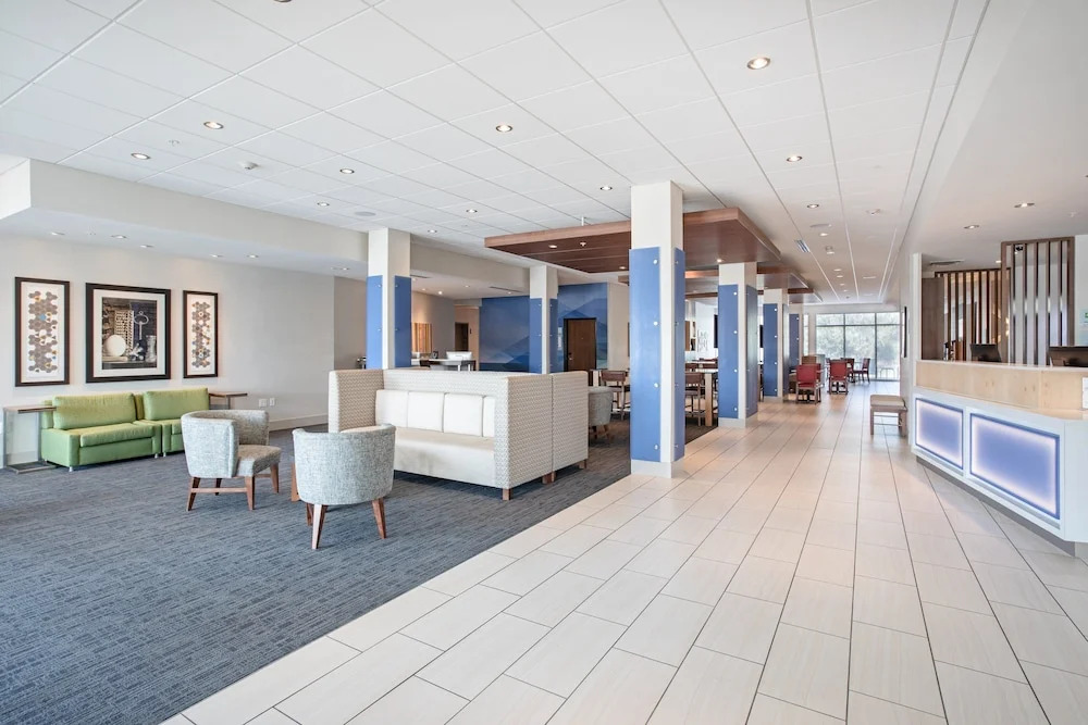 Holiday Inn Express & Suites - Sterling by IHG