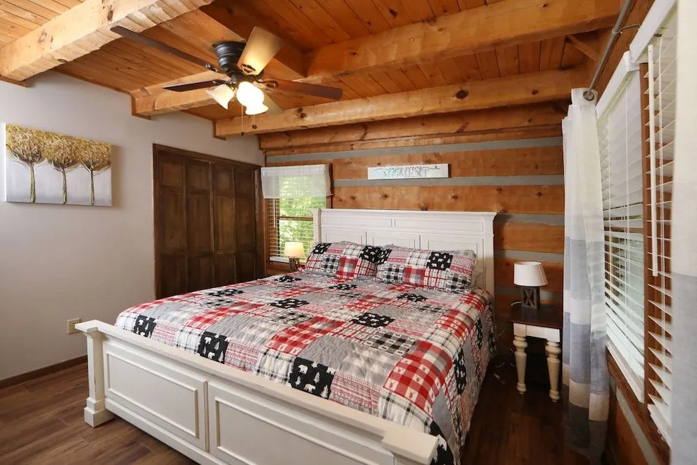 Bear Trails - Two Bedroom Cabin