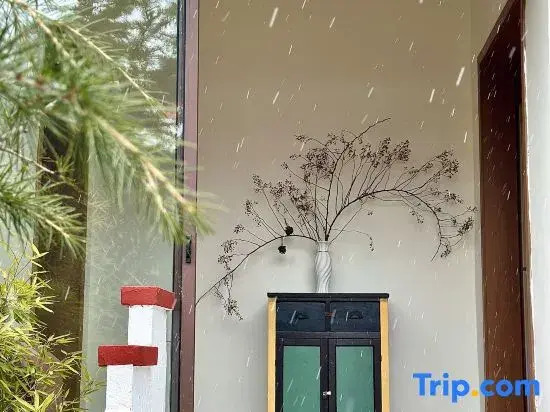 Ningduole Light Luxury Courtyard Resort Villa (Dukezong Ancient Town Branch)